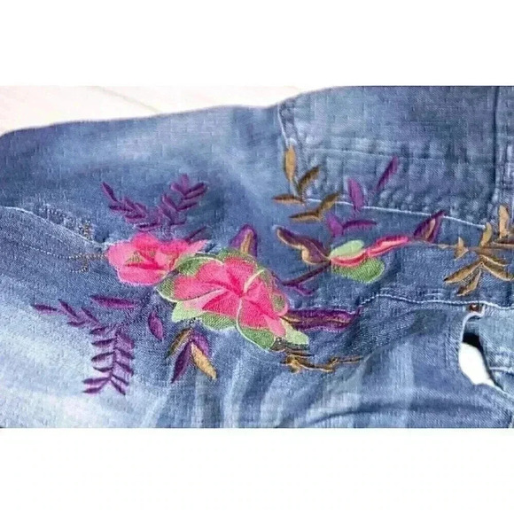 Standards and Practices Plus size 16 Embroidered distressed jeans. X-Boyfriend - Picture 9 of 11